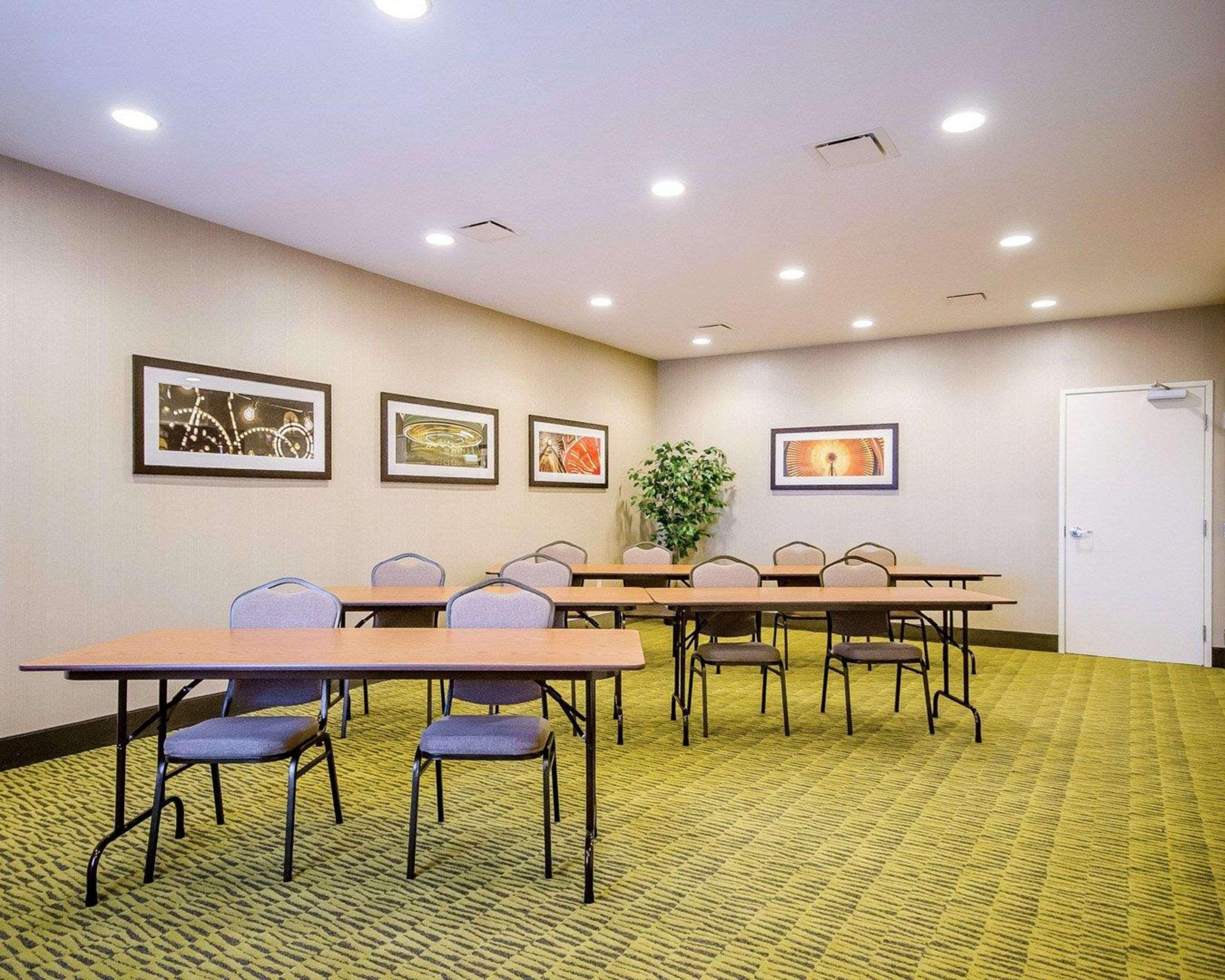 Comfort Inn Ferdinand Zewnętrze zdjęcie